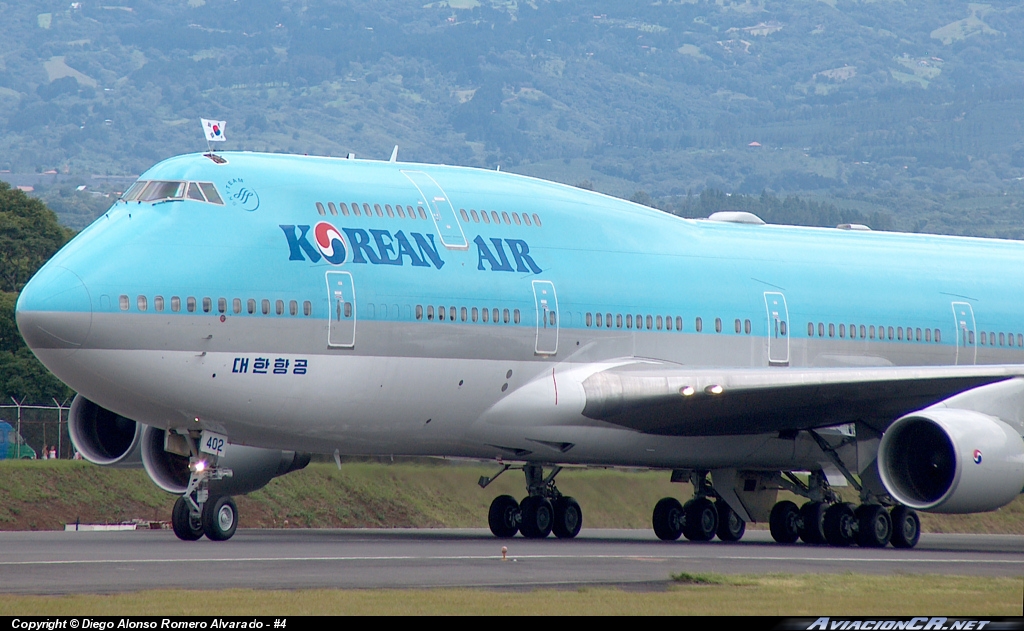 HL7402 - Boeing 747-4B5 - Korean Air
