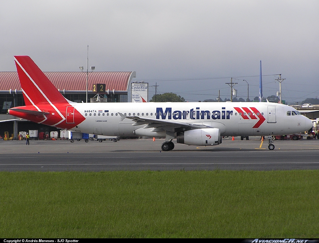 N464TA - Airbus A320-233 - Martinair