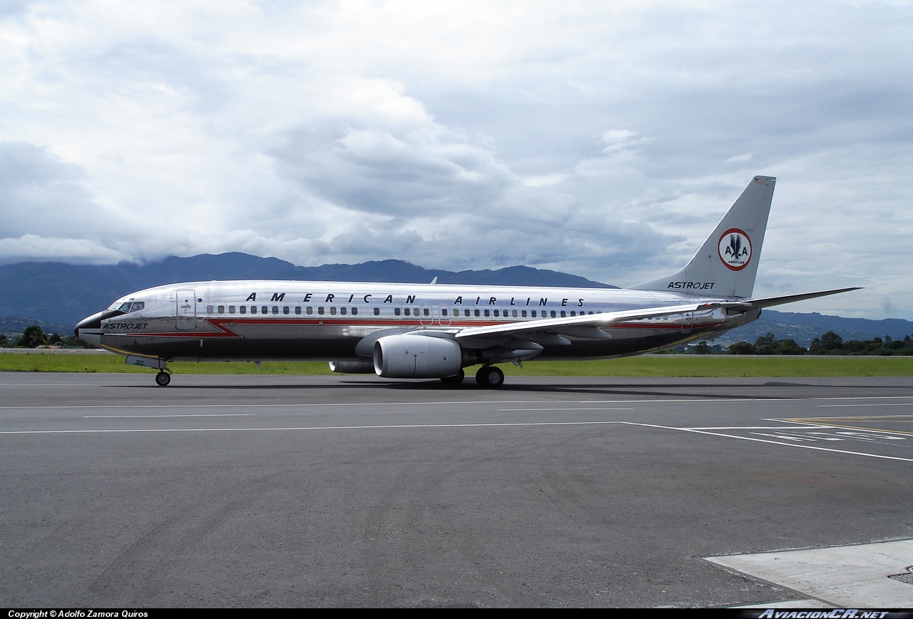 N951AA - Boeing 737-823 - American Airlines