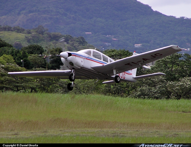 TI-AJG - Piper PA-28-181 Cherokee Archer II - ECDEA - Escuela Costarricense de Aviación