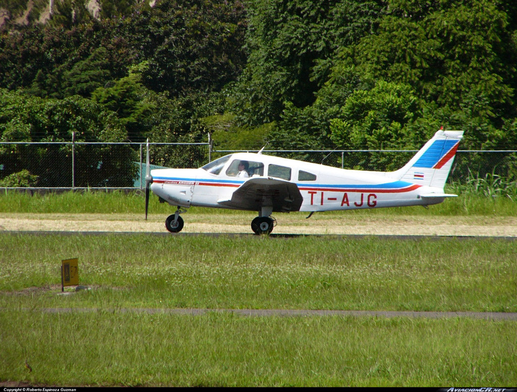 TI-AJG - Piper PA-28-181 Cherokee Archer II - ECDEA - Escuela Costarricense de Aviación