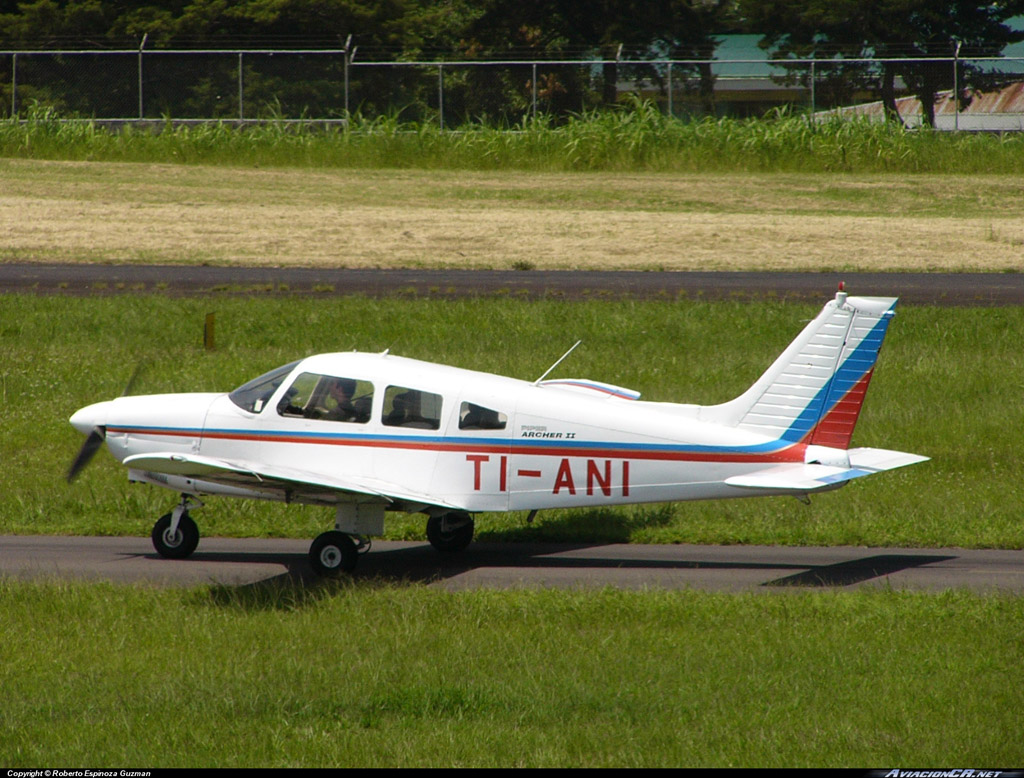 TI-ANI - Piper PA-28-181 Cherokee Archer II - ECDEA - Escuela Costarricense de Aviación