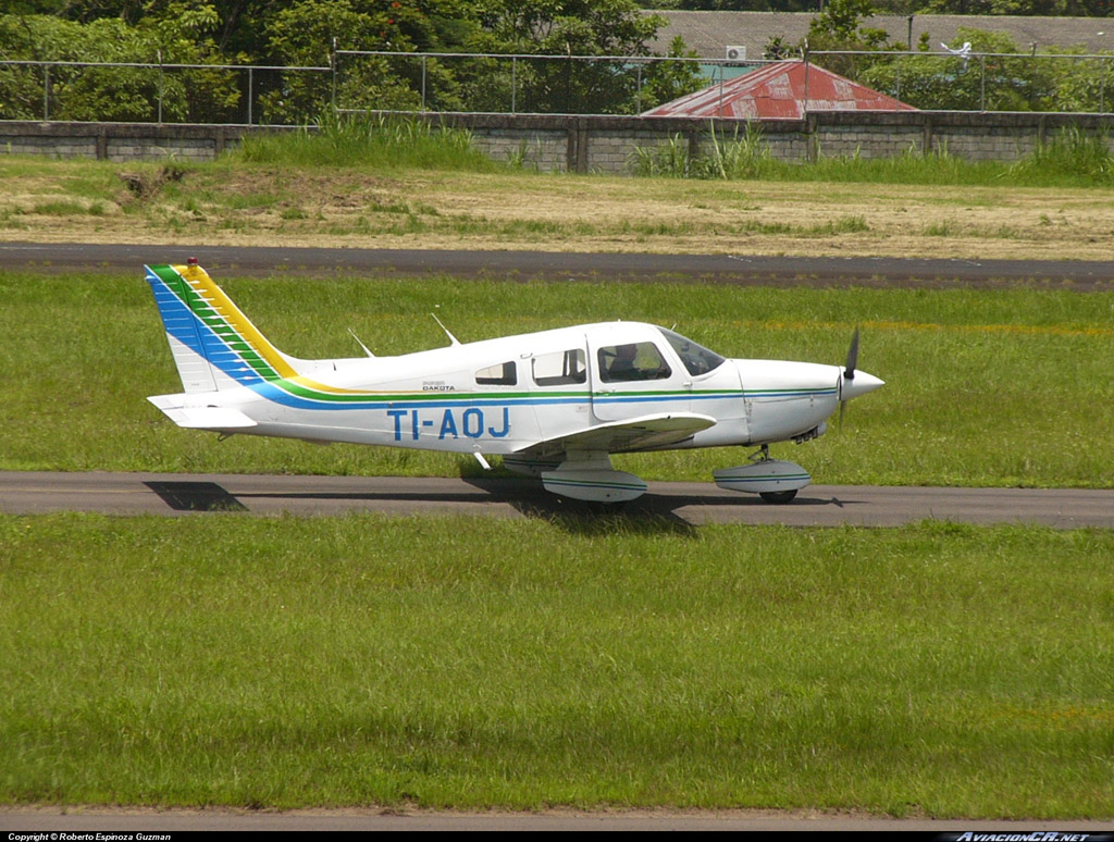 TI-AOJ - Piper PA-28-236 Dakota - Privado