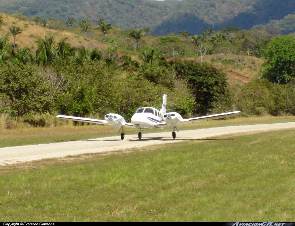 TI-AUA - Piper PA-34-200T Seneca II - Aerobell