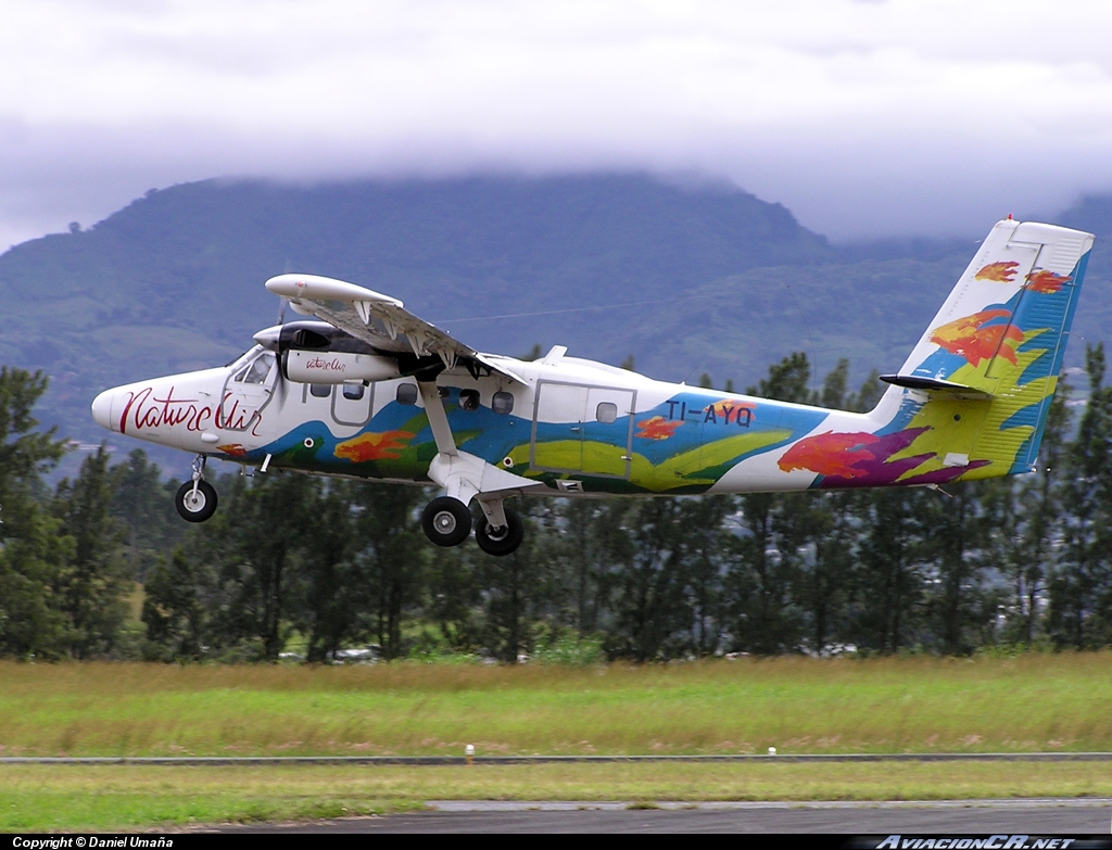 TI-AYQ - De Havilland Canada DHC-6-300 Twin Otter - Nature Air