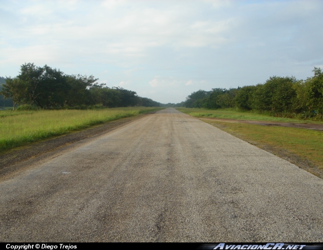 MRIA - Aeropuerto - Pista de aterrizaje