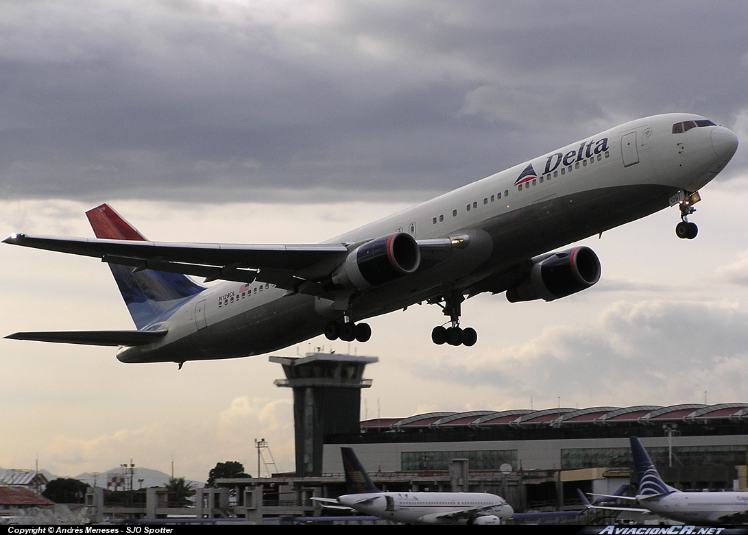 N129DL - Boeing 767-332 - Delta Air Lines