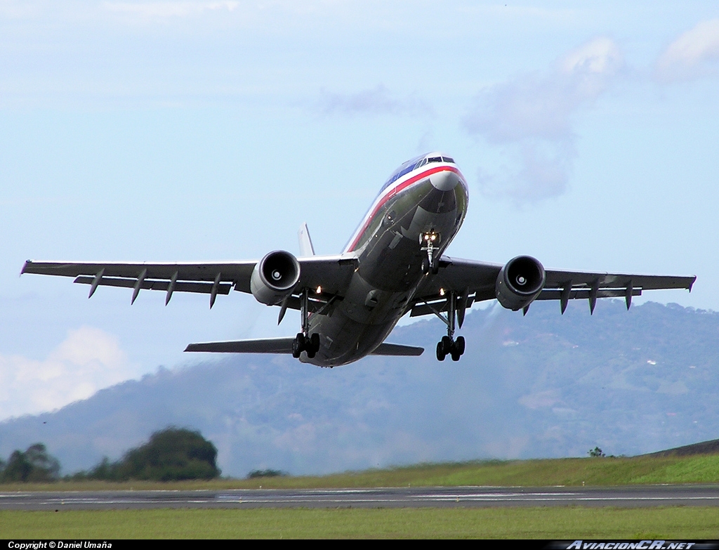 N70074 - Airbus A300B4-605R - American Airlines