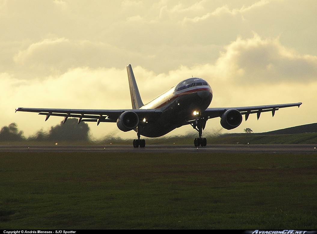 N8067A - Airbus A300B4-605R - American Airlines