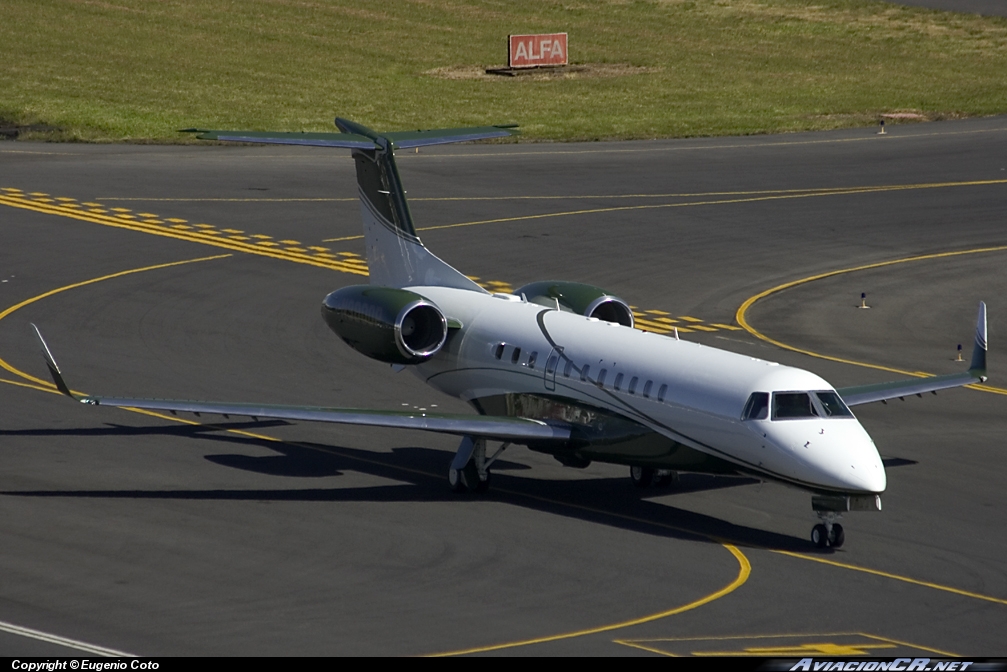 N9000P - Embraer ERJ-135 Regional Jet - Privado