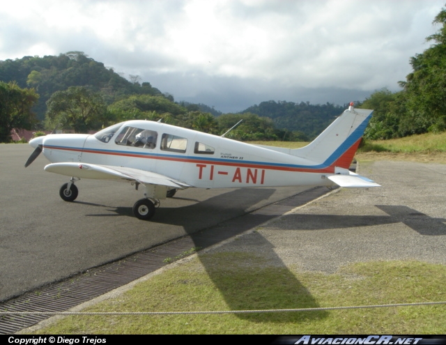 TI-ANI - Piper PA-28-181 Cherokee Archer II - ECDEA - Escuela Costarricense de Aviación