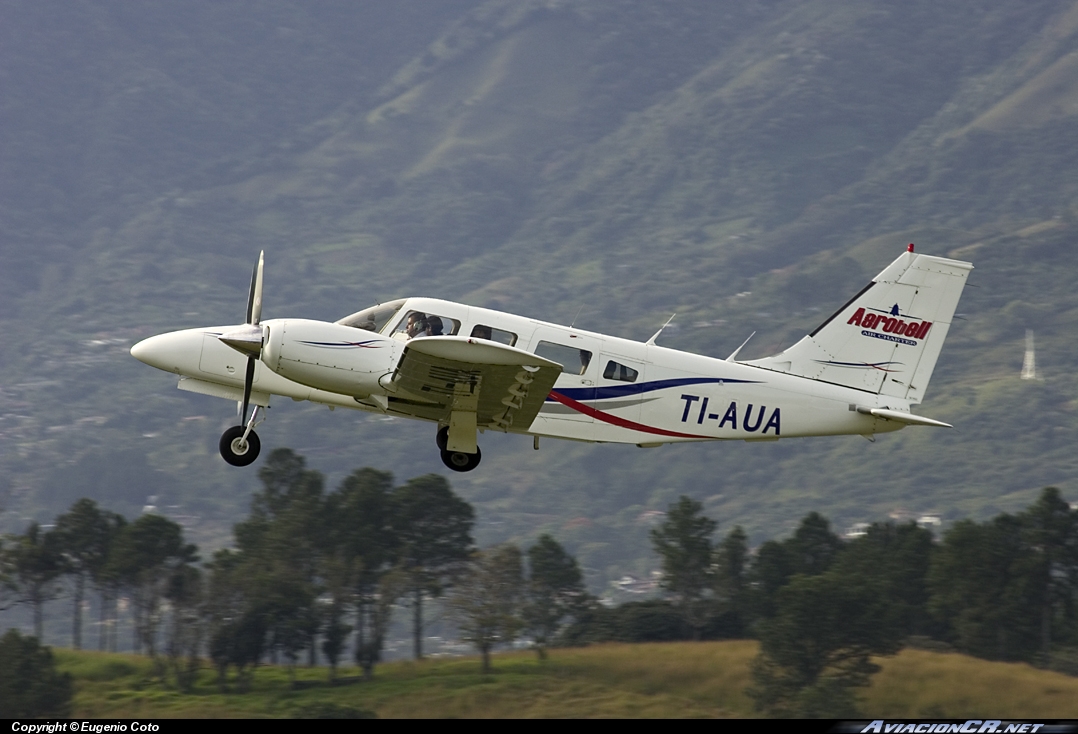 TI-AUA - Piper PA-34-200T Seneca II - Aerobell