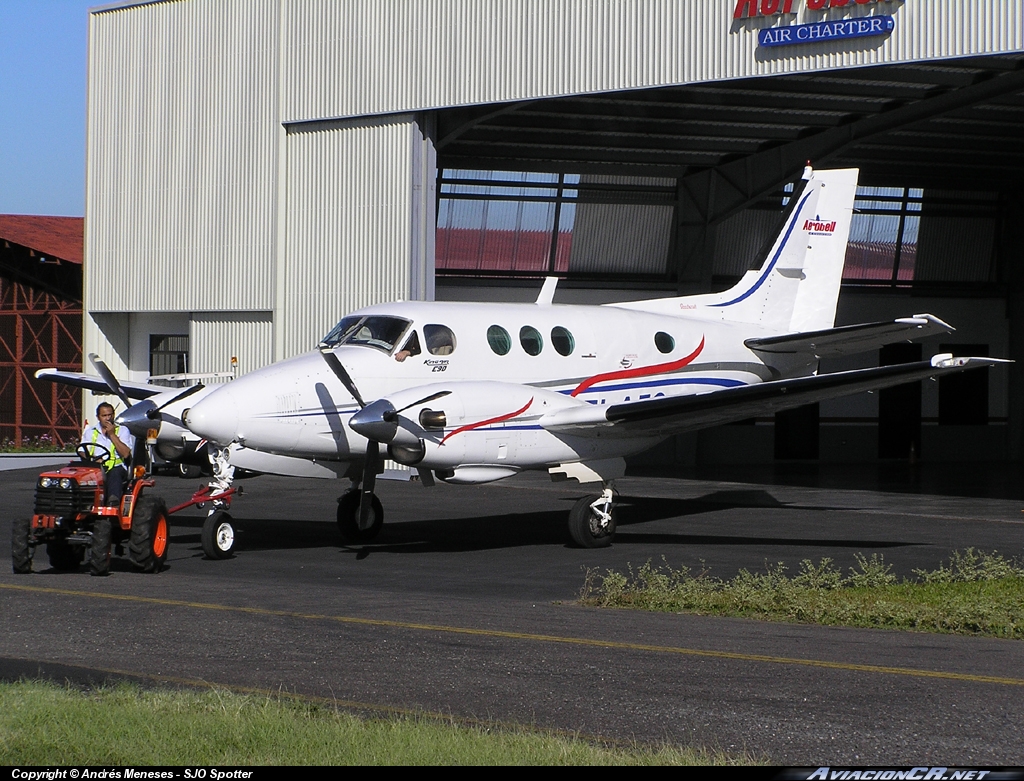 TI-AZO - Beechcraft King Air E90 - Aerobell
