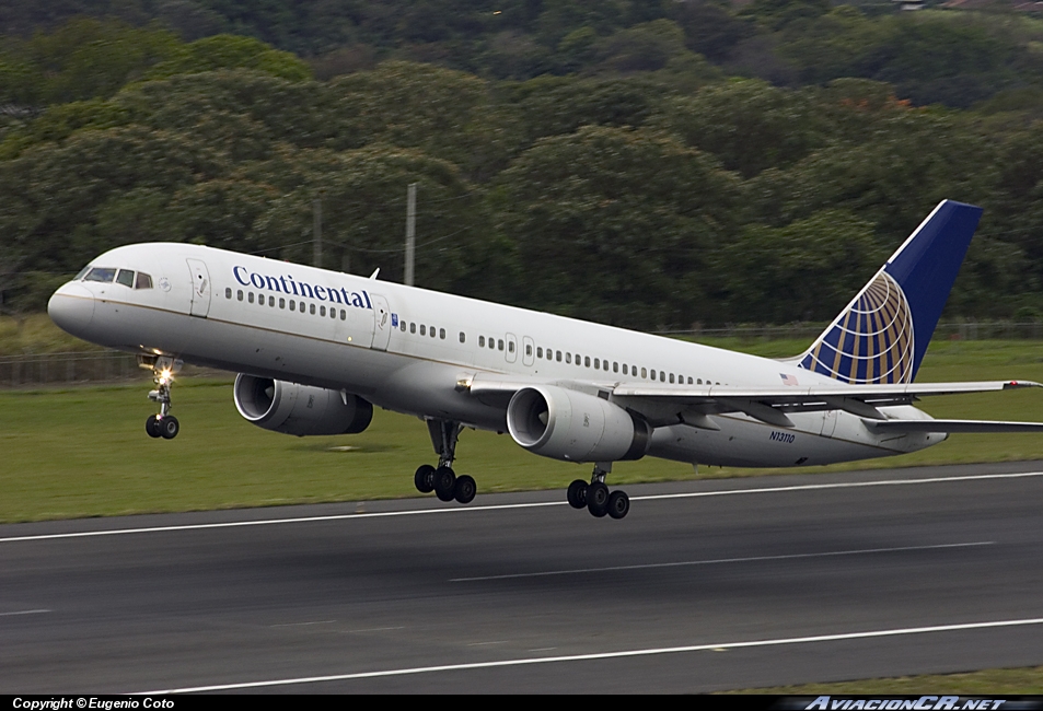 N13110 - Boeing 757-224 - Continental Airlines