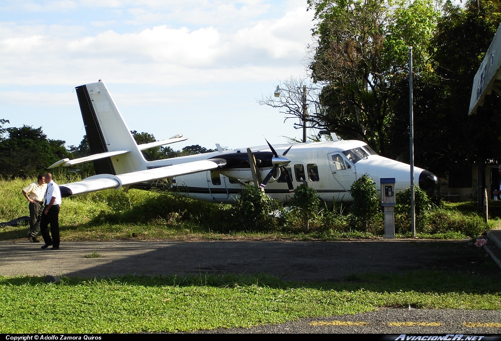 TI-BAF - De Havilland Canada DHC-6-300 Twin Otter/Vistaliner - Nature Air