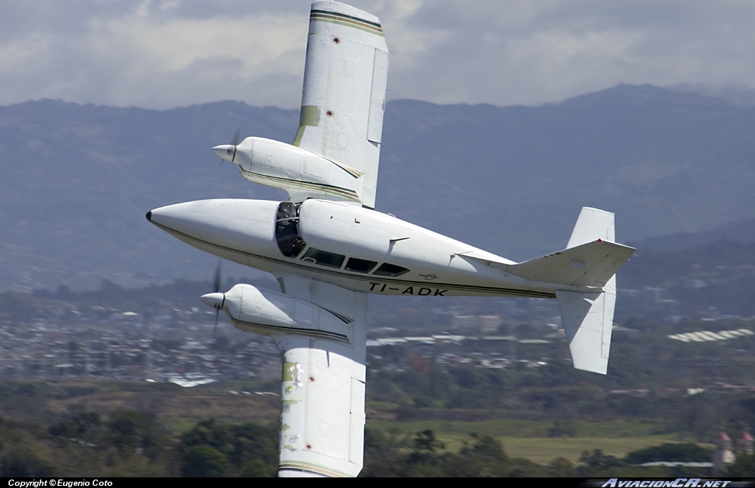 TI-ADK - Piper PA-23-250 Aztec C - ATASA