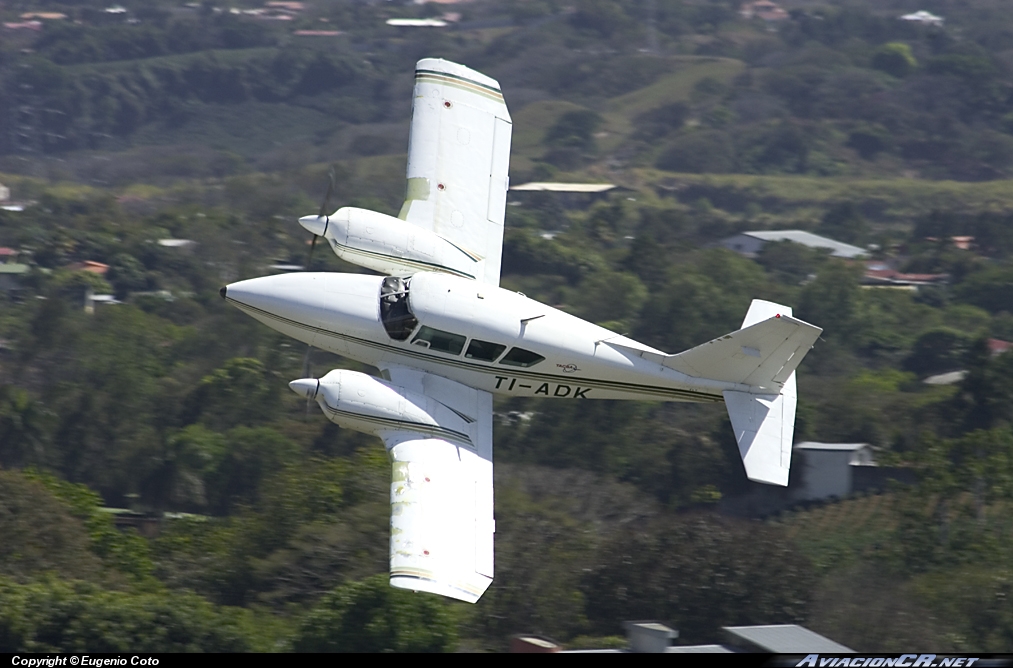 TI-ADK - Piper PA-23-250 Aztec C - TACSA