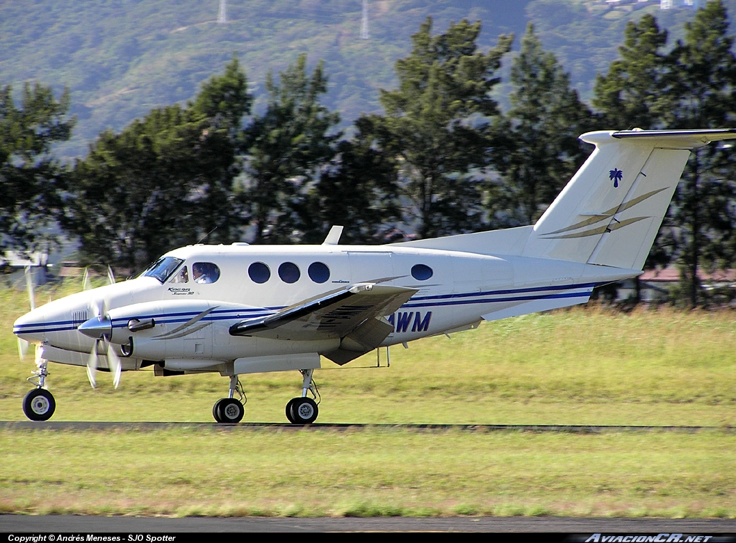 TI-AWM - Beechcraft King Air F90 - Privado