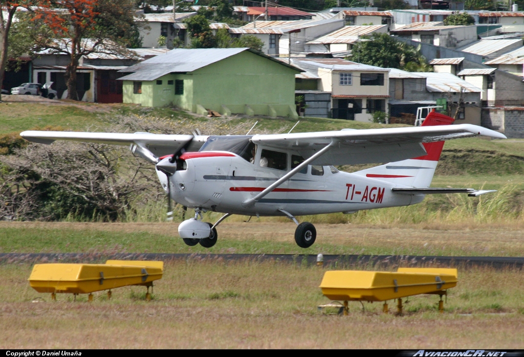 TI-AGM - Cessna U206F Stationair II - Aerobell