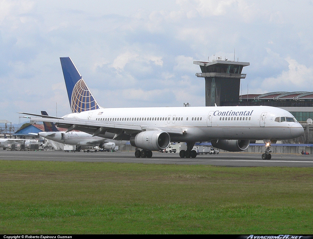 N13110 - Boeing 757-224 - Continental Airlines