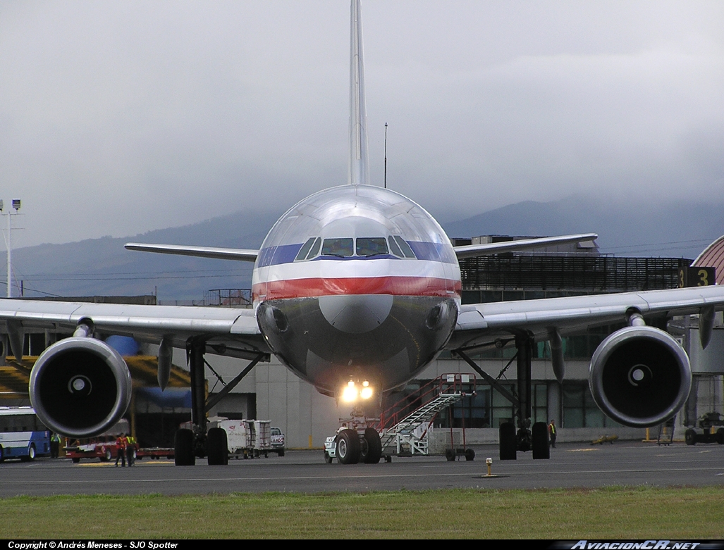N8067A - Airbus A300B4-605R - American Airlines