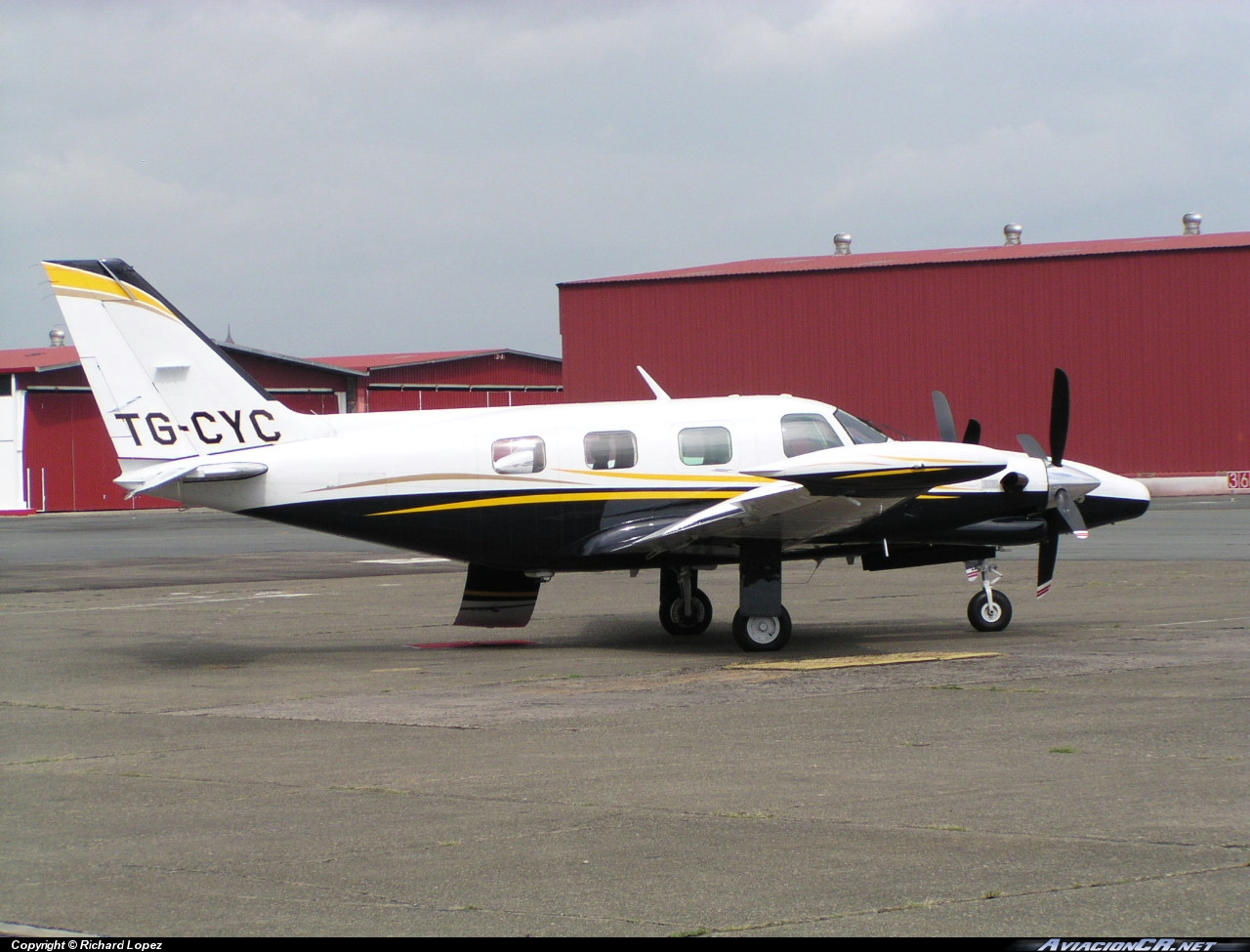 TG-CYC - Piper PA-31T Cheyenne II - Privado