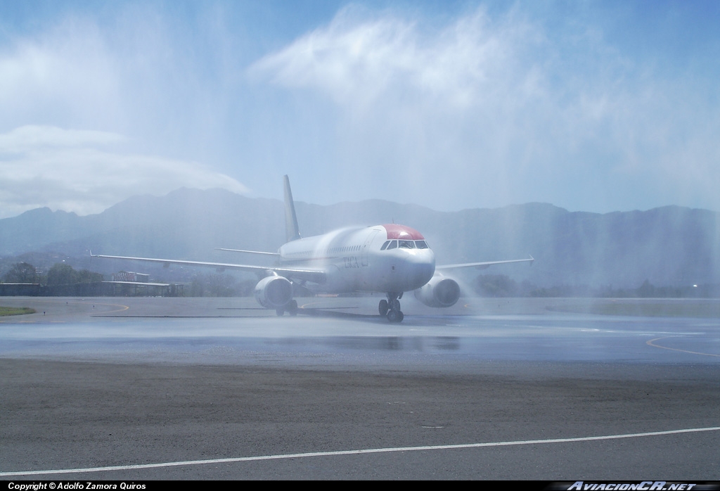 N488TA - Airbus A320-233 - TACA