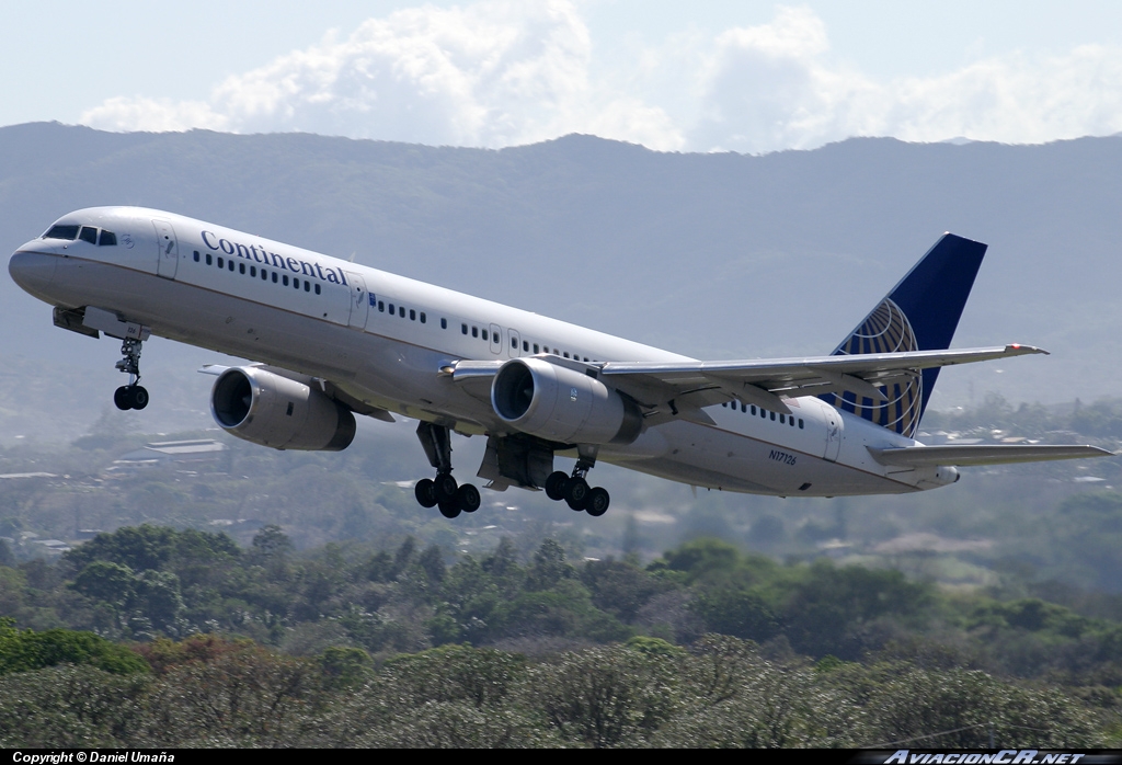 N17126 - Boeing 757-224 - Continental Airlines