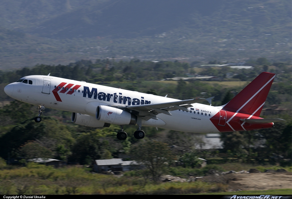 N464TA - Airbus A320-233 - Martinair