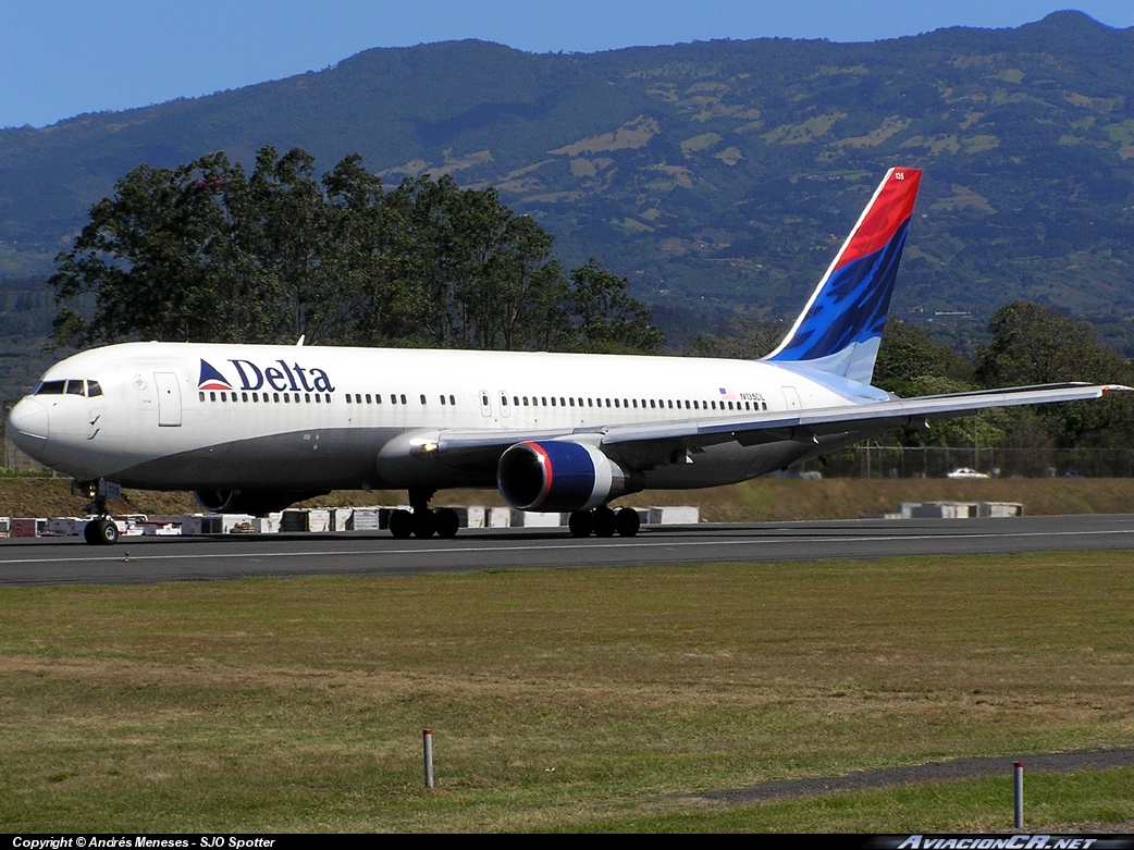 N135DL - Boeing 767-332 - Delta Air Lines