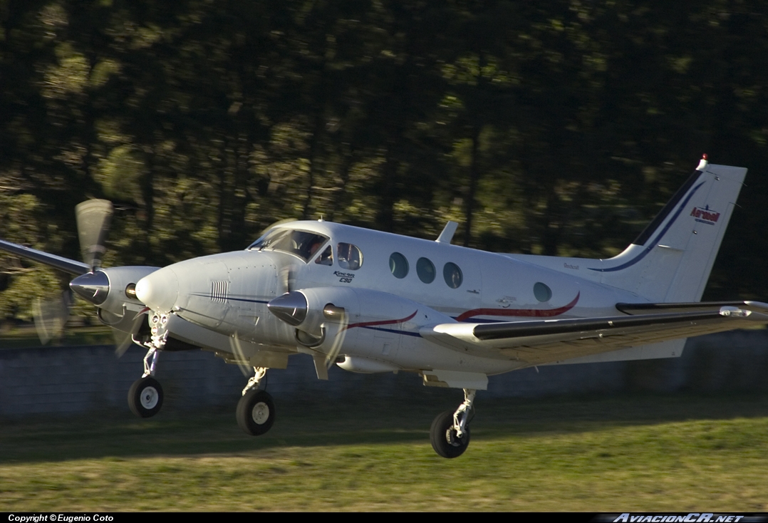 TI-AZO - Beechcraft King Air E90 - Aerobell