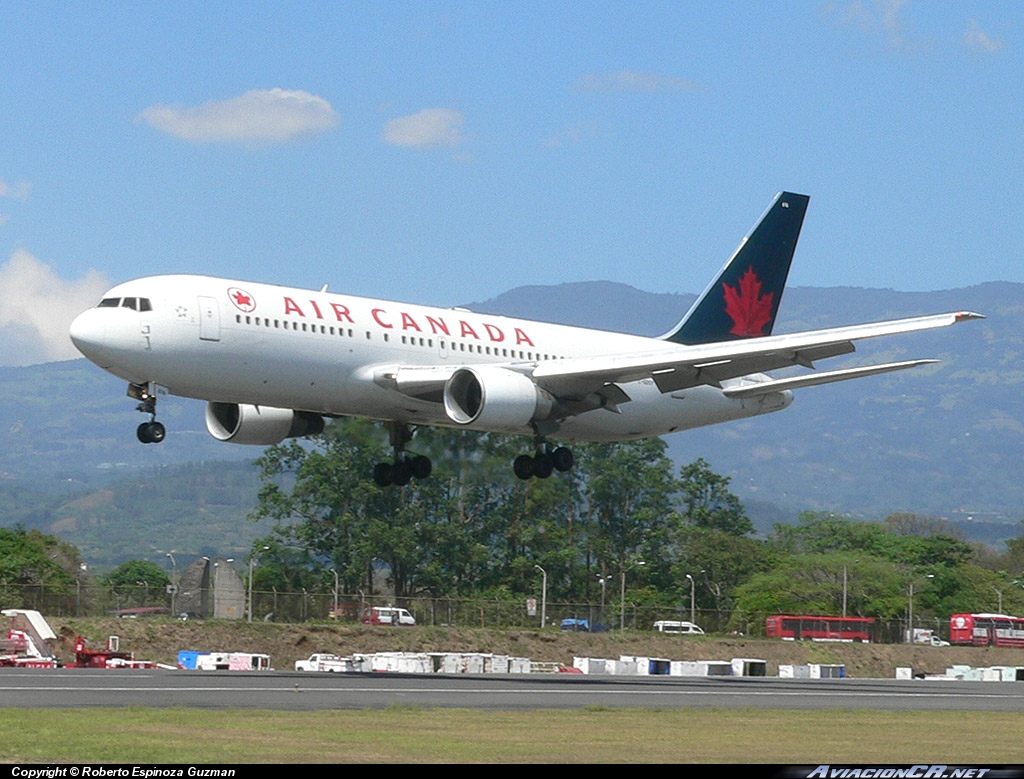 C-GDSY - Boeing 767-233(ER) - Air Canada