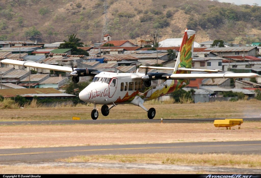 TI-AZC - De Havilland Canada DHC-6-300 Twin Otter - Nature Air