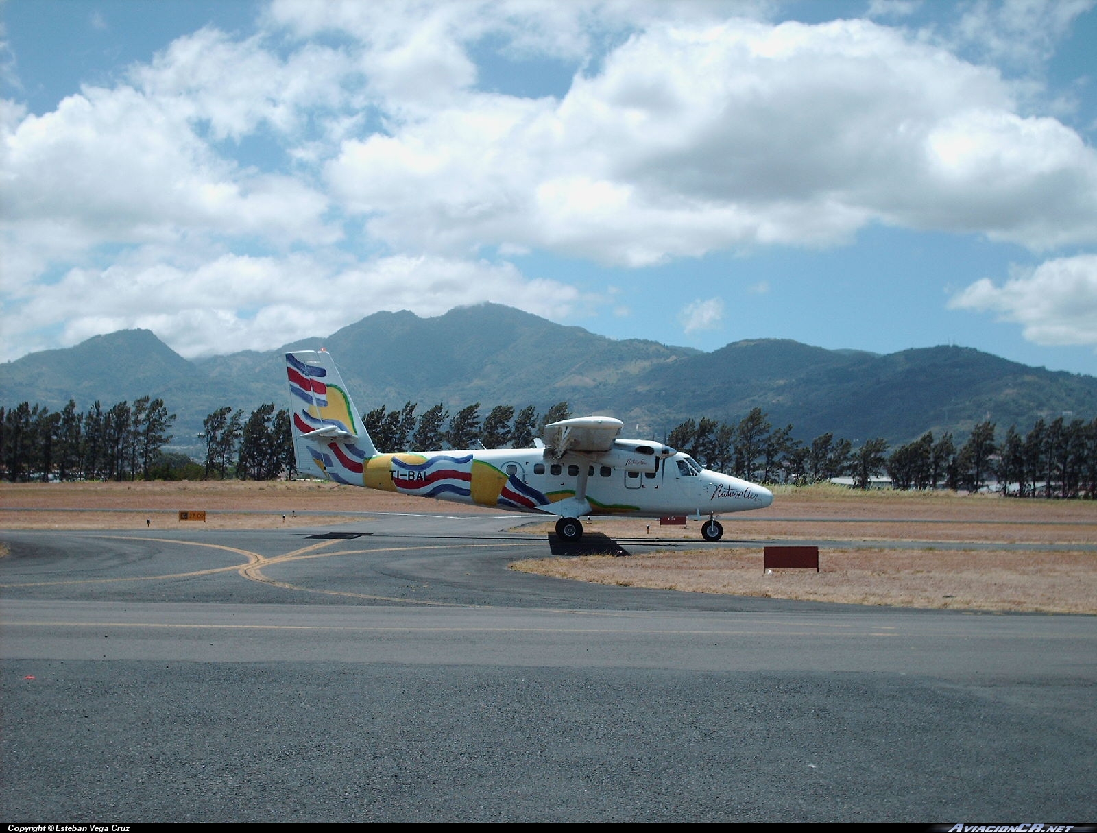 TI-BAL - De Havilland Canada DHC-6-300 Twin Otter - Nature Air