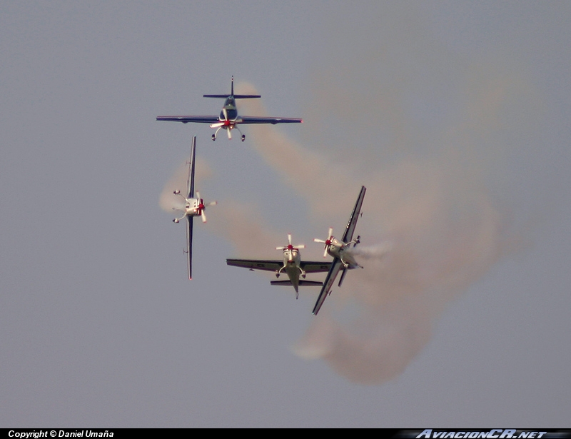 1 - Extra 300L - Fuerza Aerea de Chile