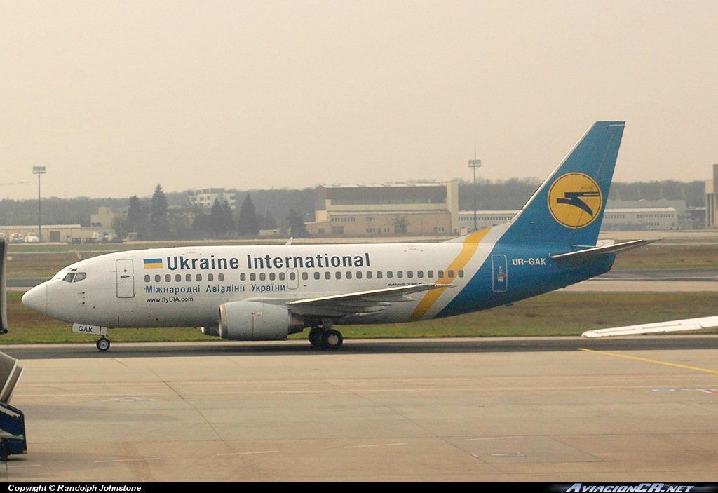 UR-GAK - Boeing 737-500 - Ukraine International