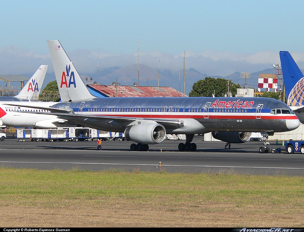 N658AA - Boeing 757-223 - American Airlines