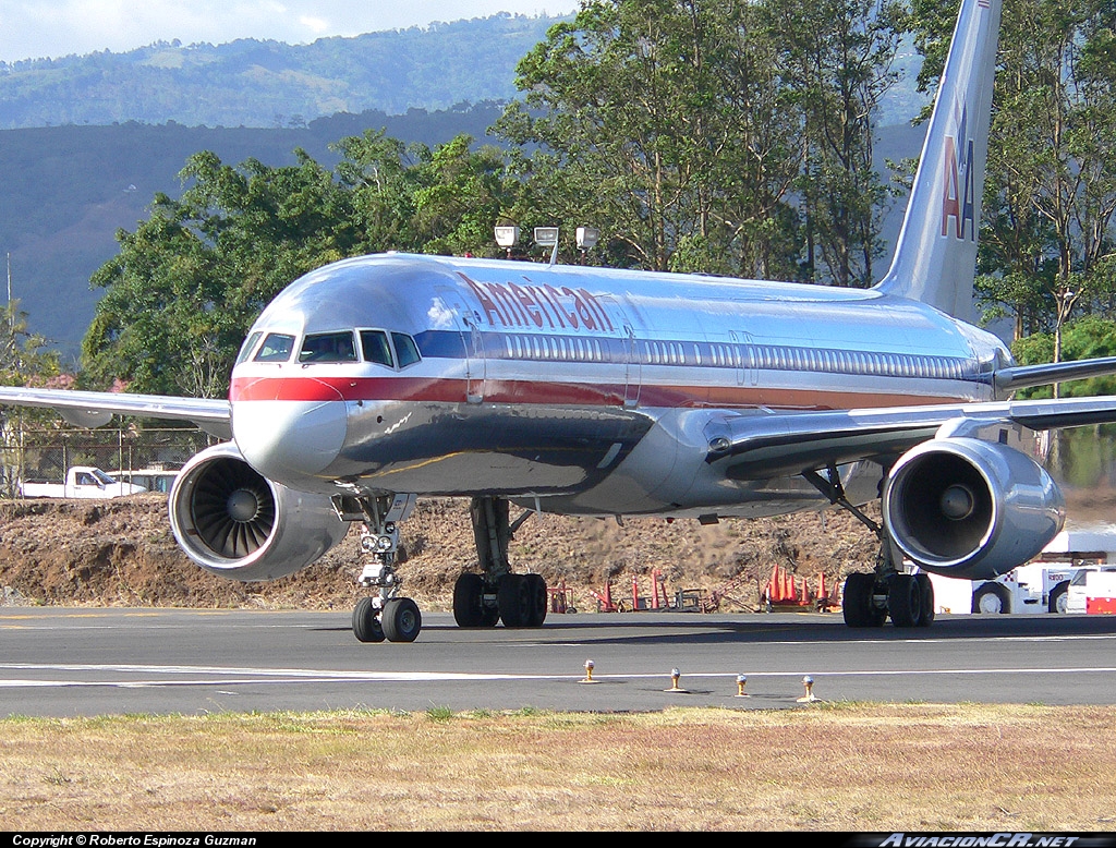 N679AN - Boeing 757-223 - American Airlines