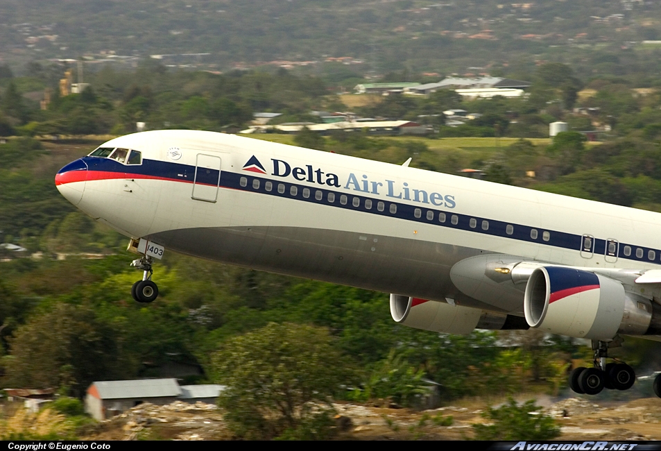  - Boeing 767-332 - Delta Air Lines