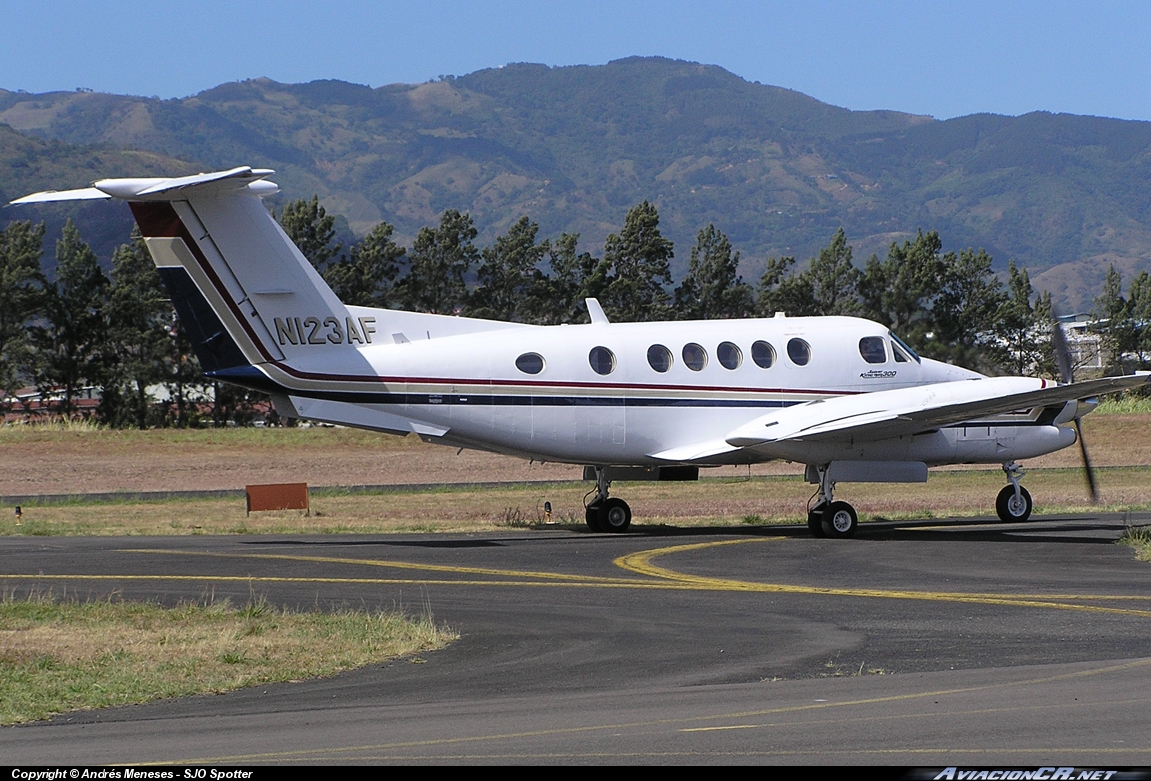 N123AF - Beechcraft B300 King Air - Aerobell