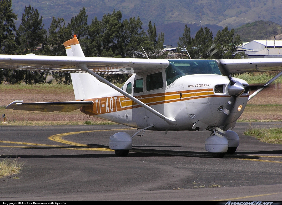 TI-AOT - Cessna 206 - Privado