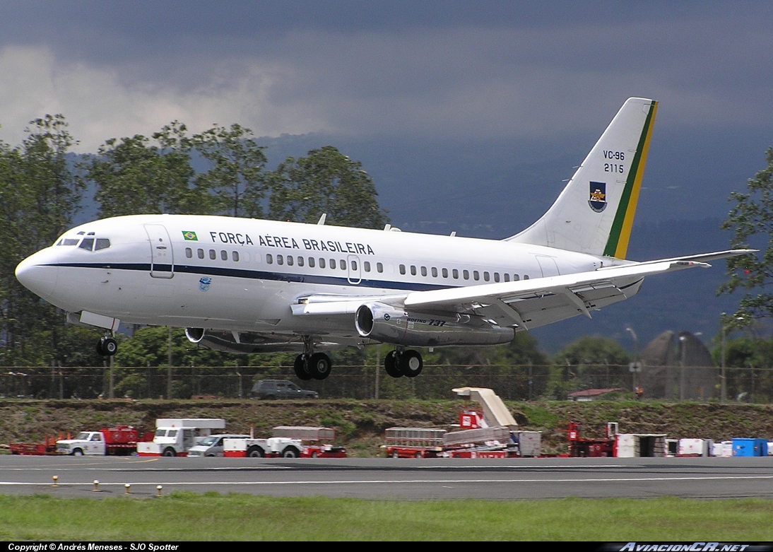 FAB2115 - Boeing VC-96 (737-2N3/Adv) - Fuerza Aérea Brazileña