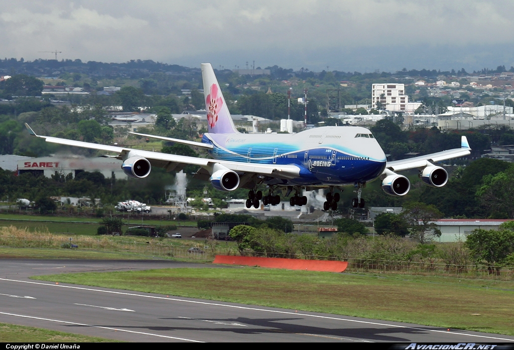 B-18210 - Boeing 747-409 - China Airlines