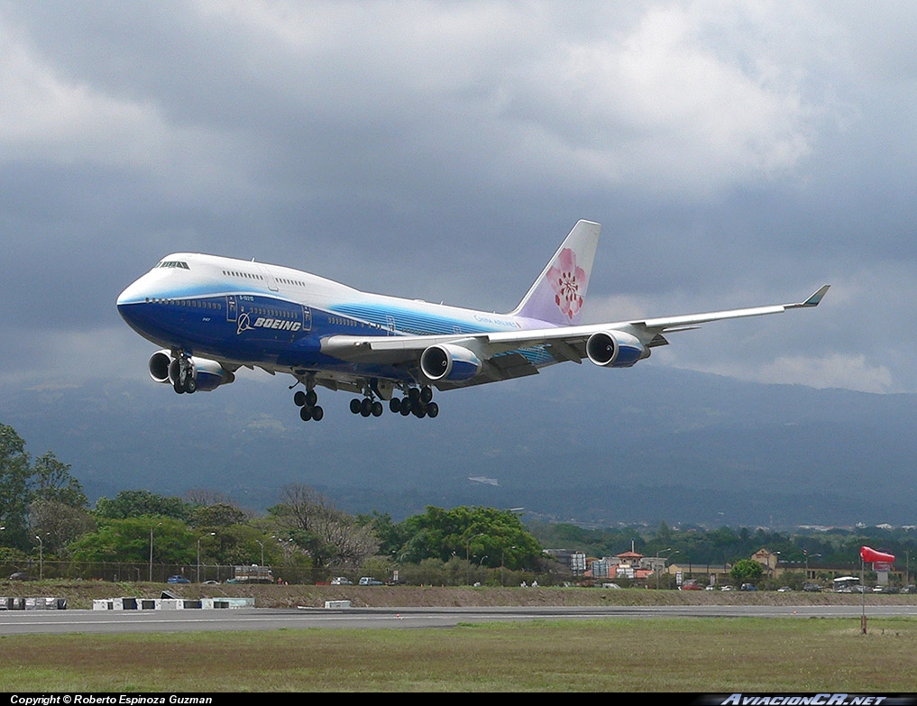 B-18210 - Boeing 747-409 - China Airlines
