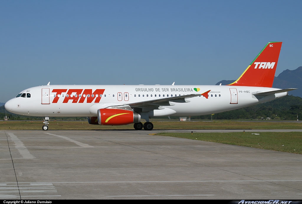 PR-MBC - Airbus A320-232 - TAM