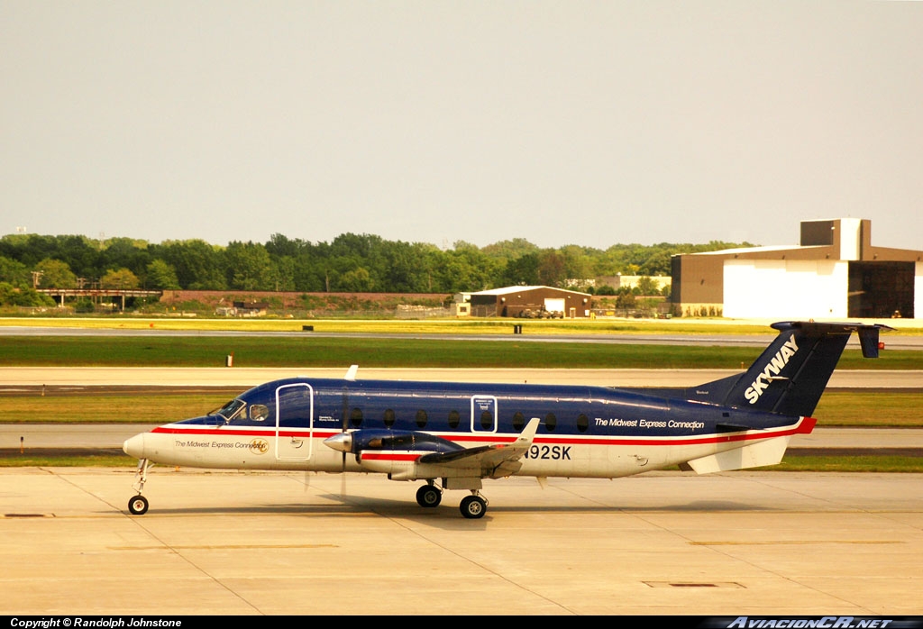 N92SK - Beechcraft B1900D - Skyway Airlines