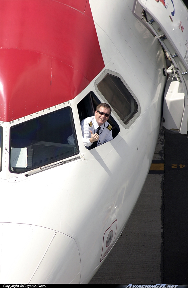 N453TA - Airbus A320-233 - TACA