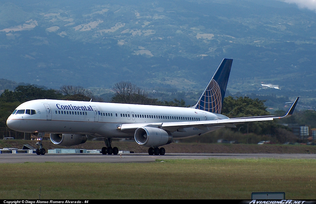 N13113 - Boeing 757-224 - Continental Airlines