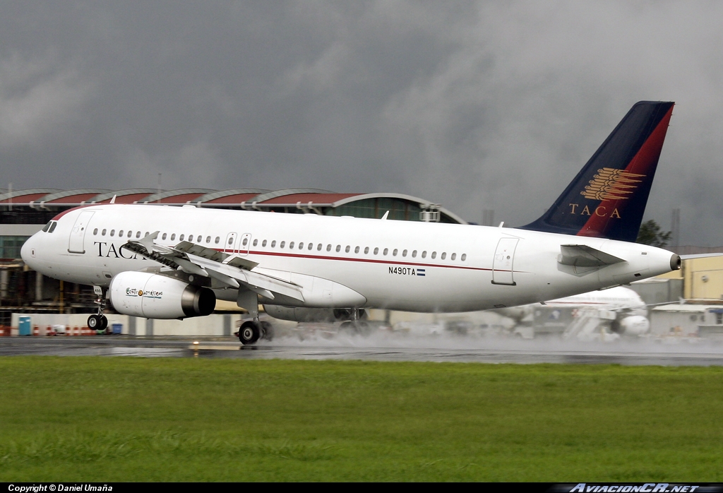 N490TA - Airbus A320-233 - TACA