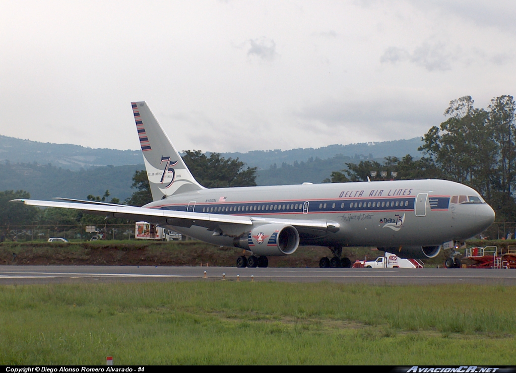 N102DA - Boeing 767-232 - Delta Air Lines